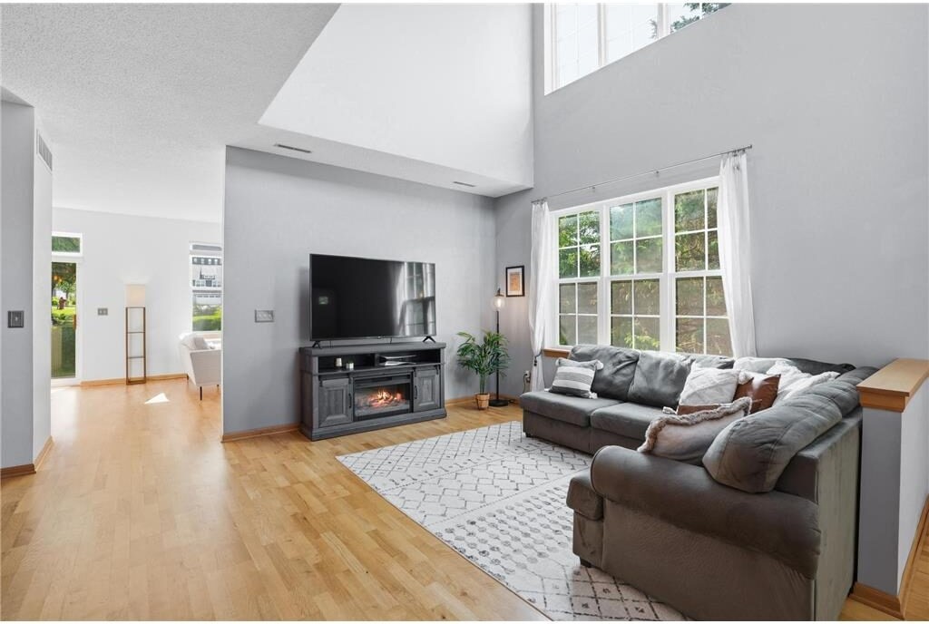 Vaulted two-story great room